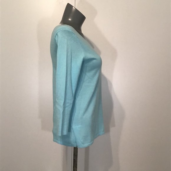 J. McLaughlin Light Blue V Neck Knit Top Size XS - Picture 3 of 11